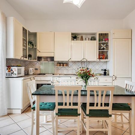 Roomy And Bright Apartment With Balconies X6 カターニア エクステリア 写真