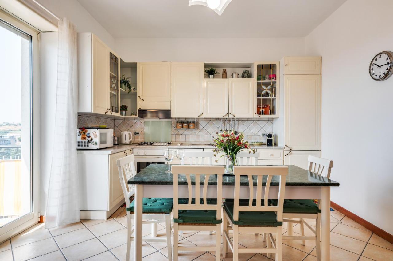 Roomy And Bright Apartment With Balconies X6 カターニア エクステリア 写真