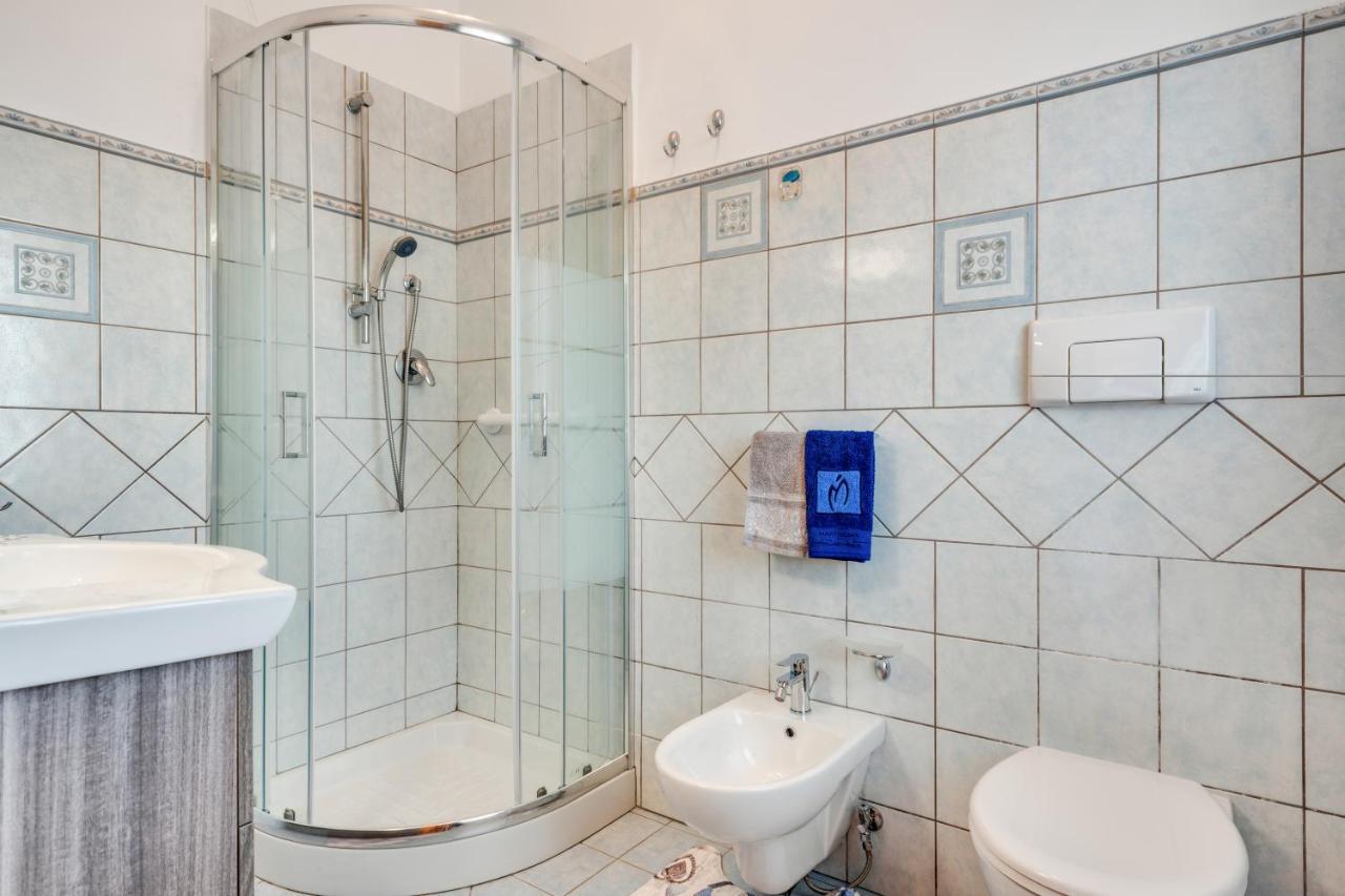 Roomy And Bright Apartment With Balconies X6 カターニア エクステリア 写真
